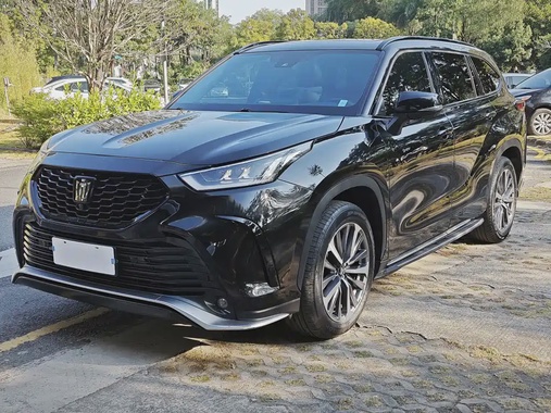 Toyota Crown Kluger 2024