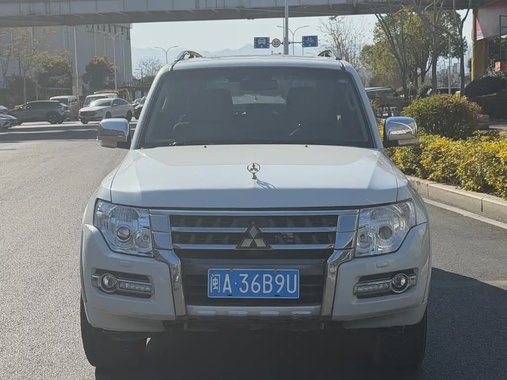 Mitsubishi Pajero 2018