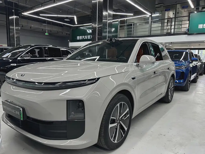 Li Auto L6