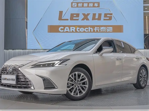 Lexus ES 2025