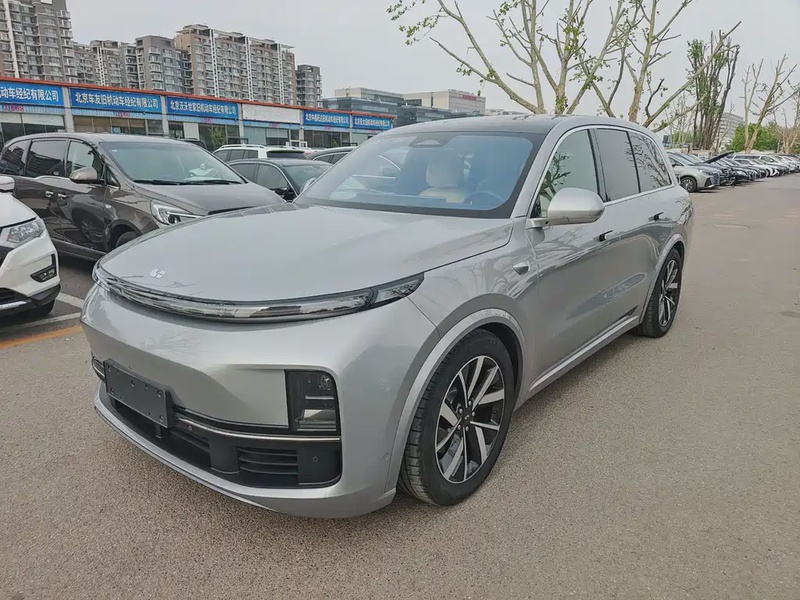 Li Auto L8