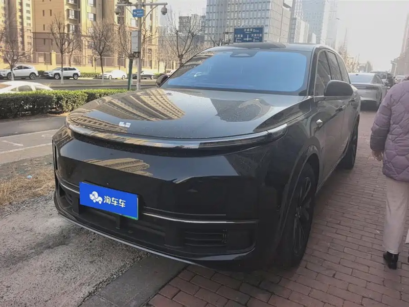 Li Auto L8