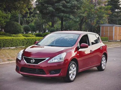 Nissan Tiida 2015