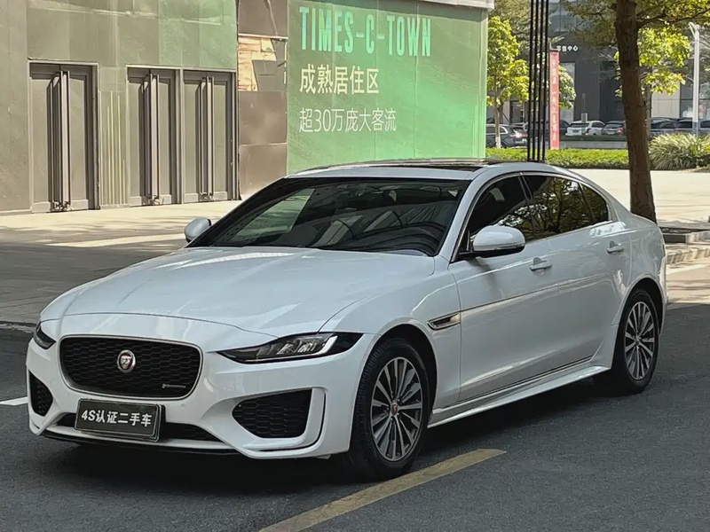Jaguar XE
