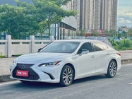 Lexus ES 2020