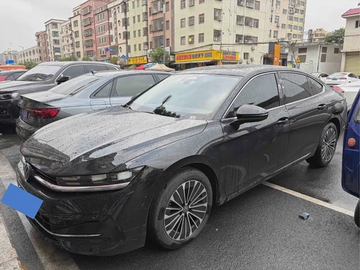 Volkswagen Magotan 2025