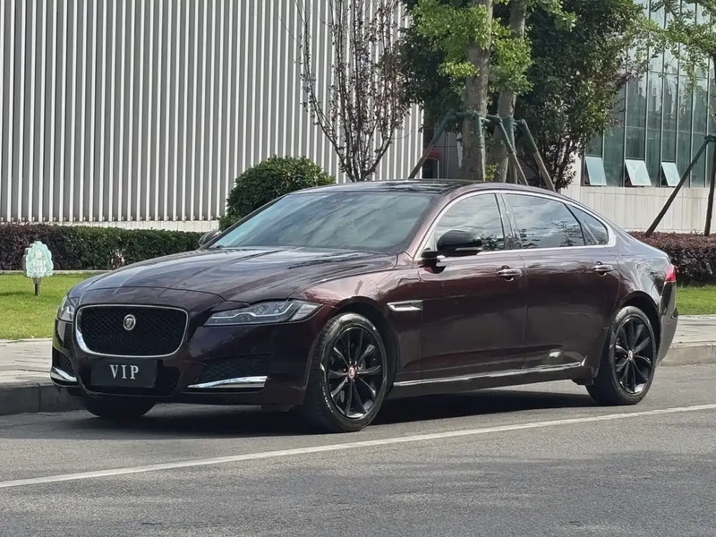 Jaguar XF