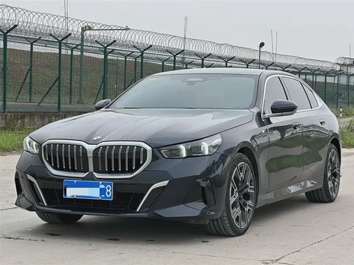 BMW 5 Series 2025
