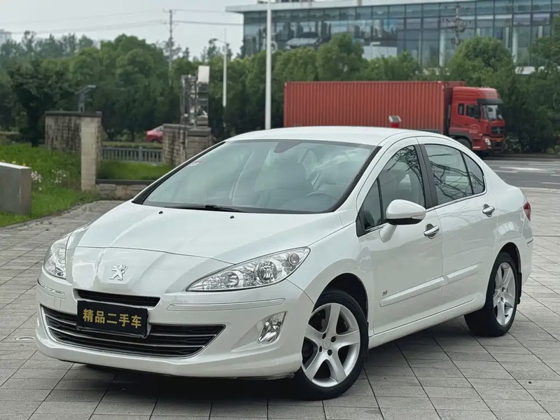 Peugeot 408