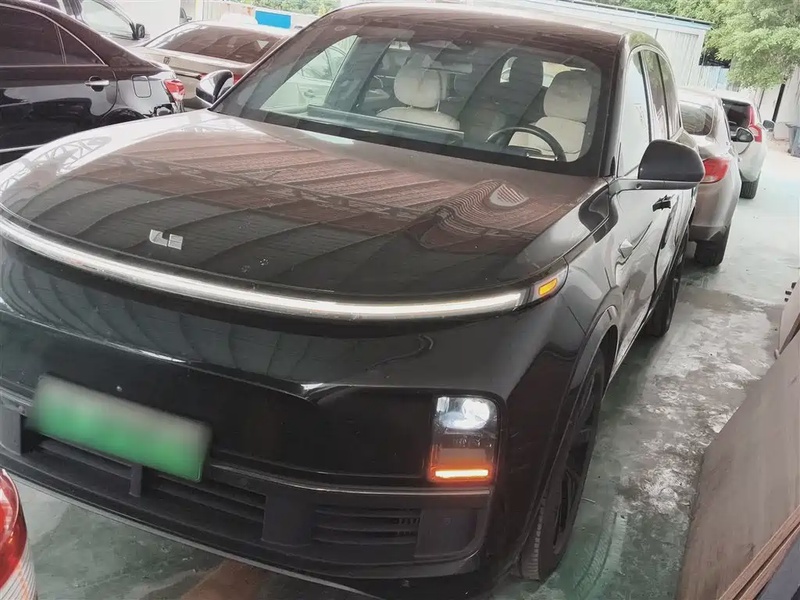 Li Auto L8