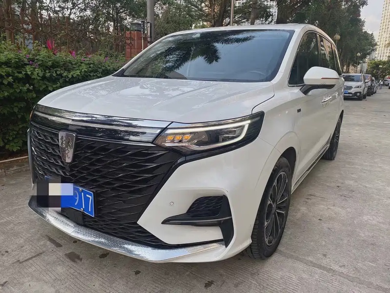 Roewe iMAX8