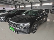 Volkswagen Passat 2025