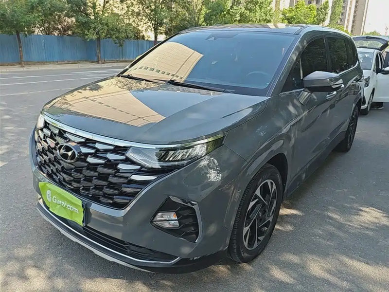 Hyundai Custo