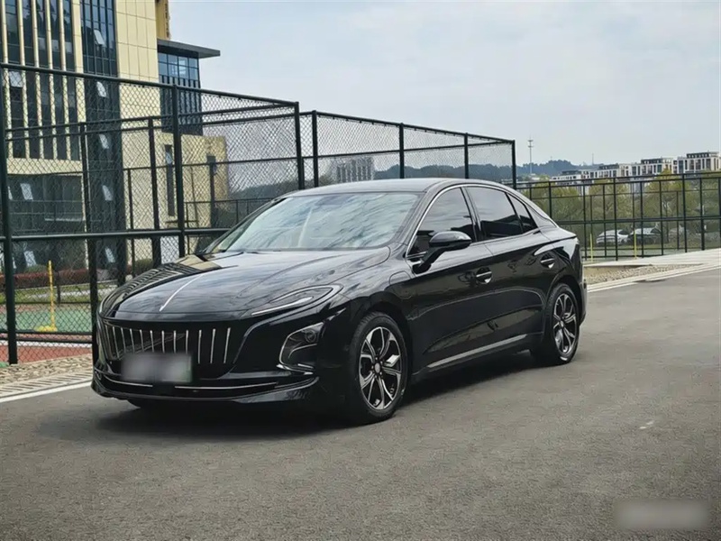 Hongqi E-QM5