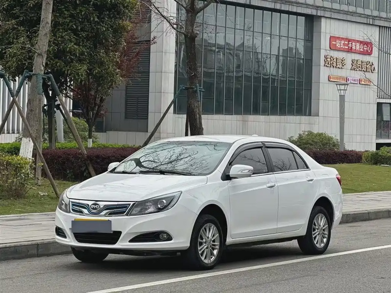 BYD e5