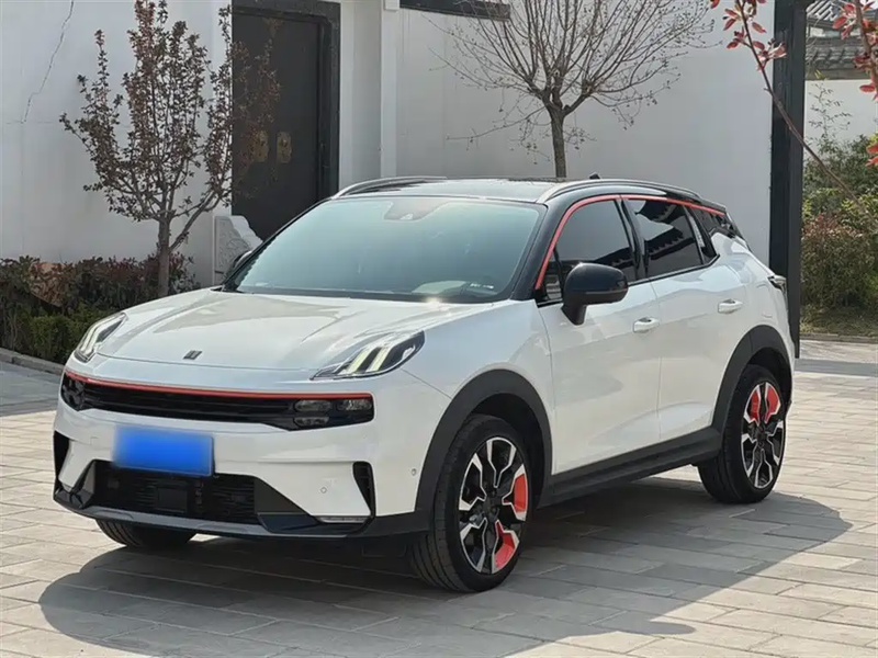 Lynk & Co 06