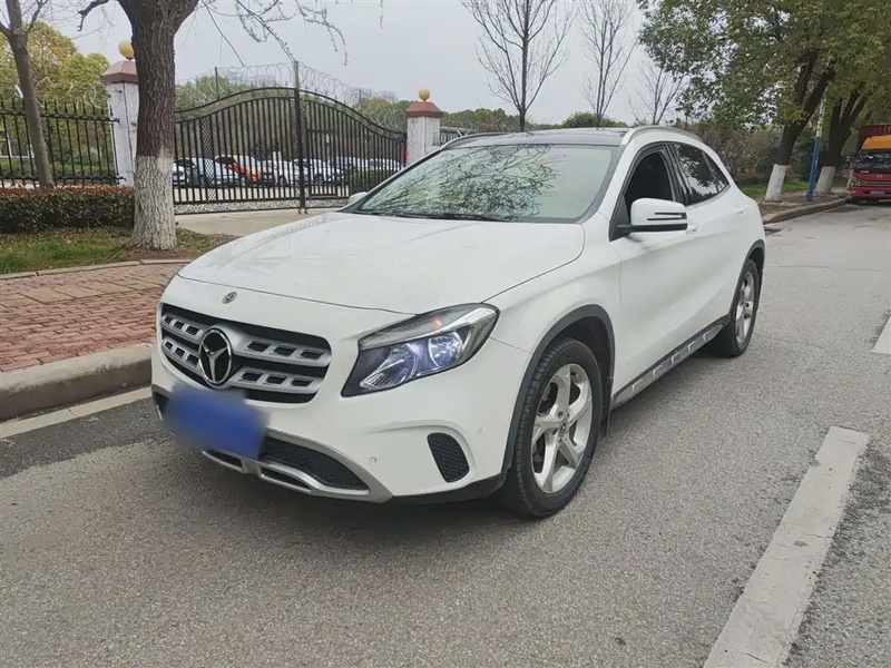 Mercedes-Benz GLA-Class