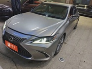 Lexus ES 2020