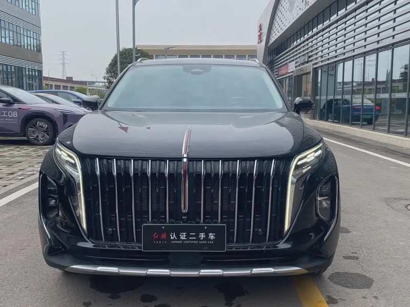 Hongqi HS7
