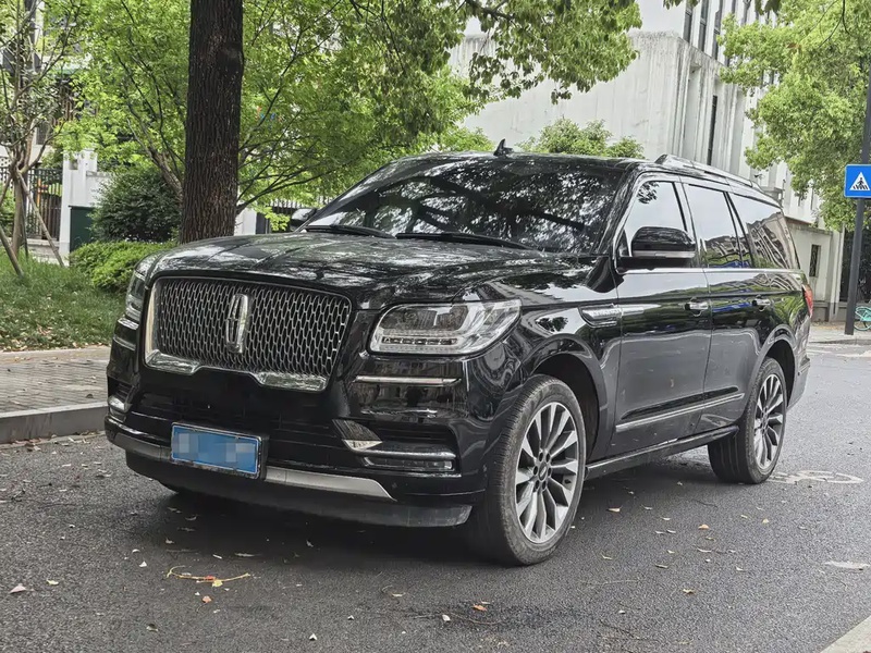Lincoln Navigator