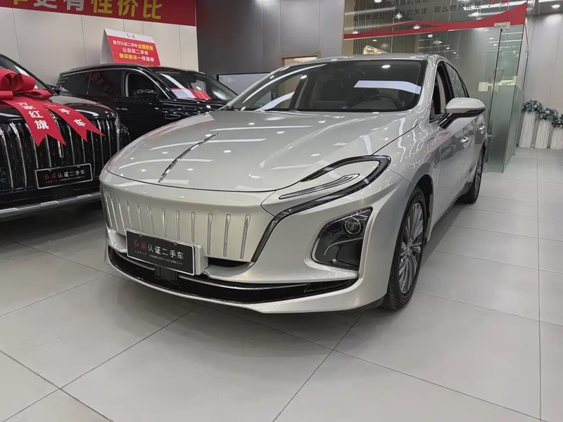 Hongqi E-QM5