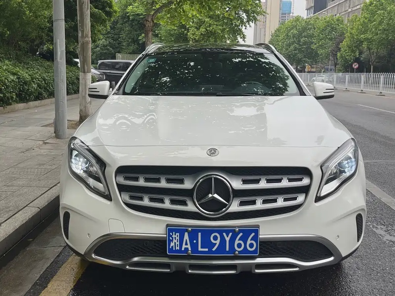 Mercedes-Benz GLA-Class