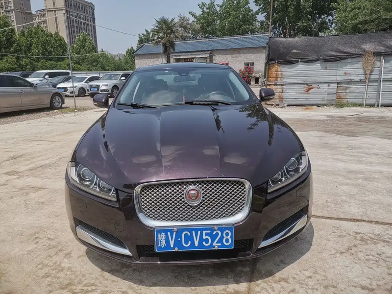 Jaguar XF