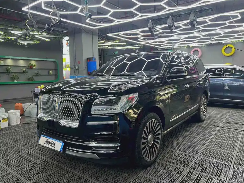Lincoln Navigator
