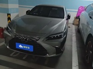 Lexus ES 2025