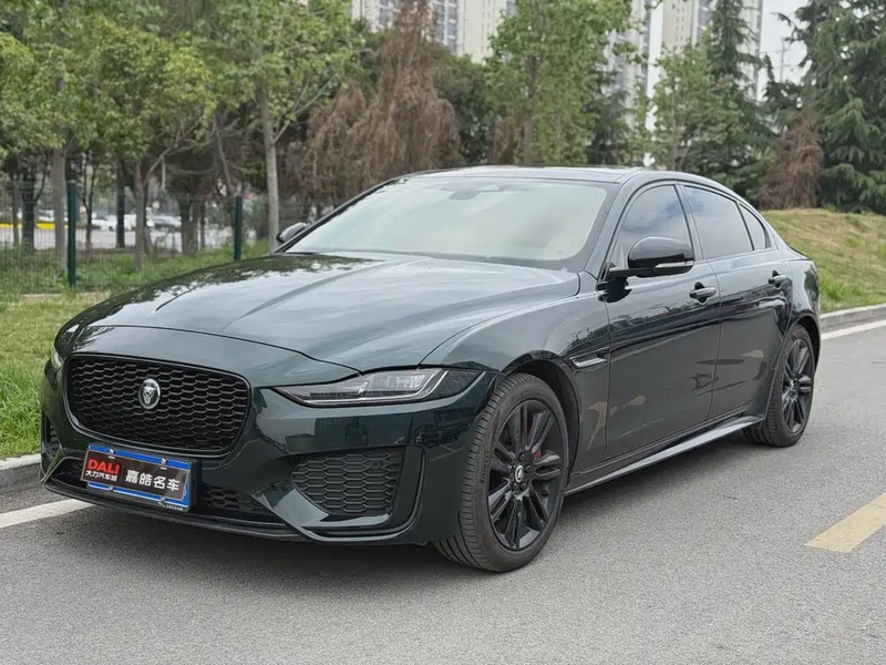 Jaguar XE
