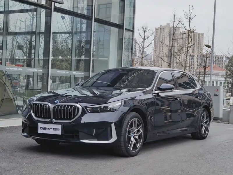 BMW i5