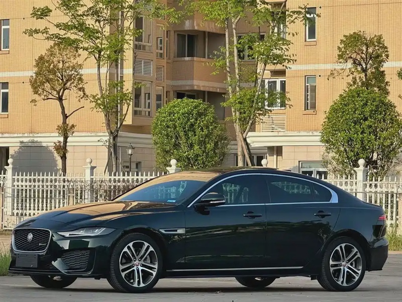 Jaguar XE