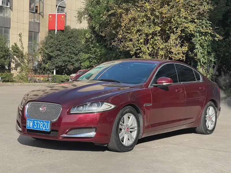 Jaguar XF