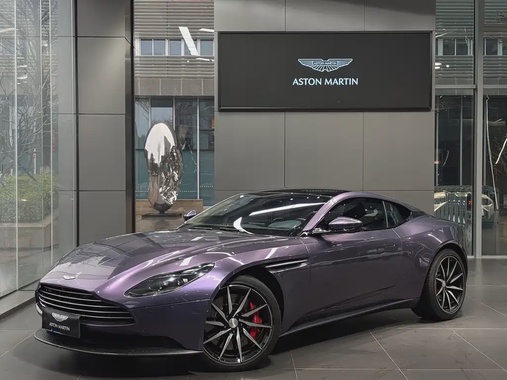 Aston Martin DB11 2021