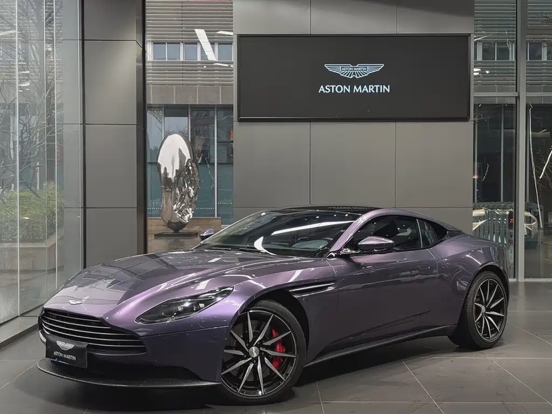 Aston Martin DB11