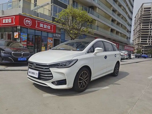 BYD MAX 2018