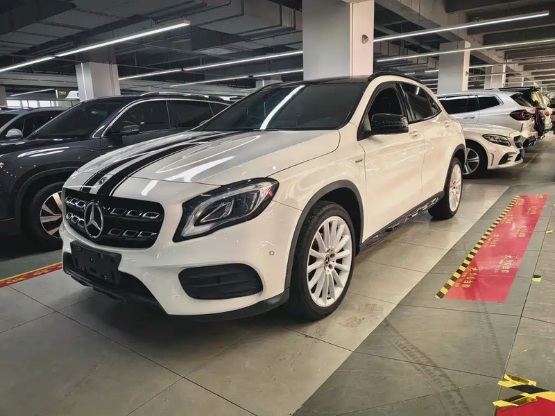 Mercedes-Benz GLA-Class