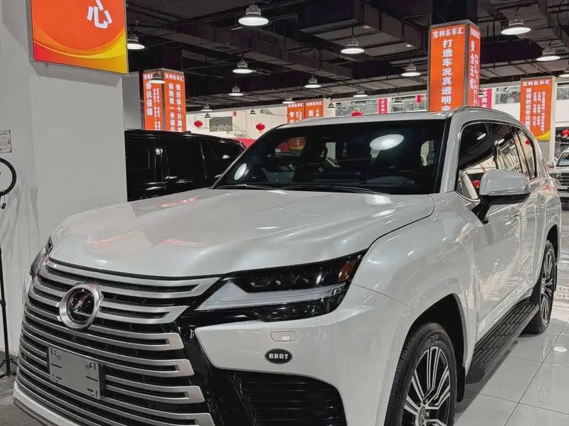 Lexus LX