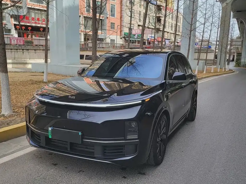 Li Auto L8