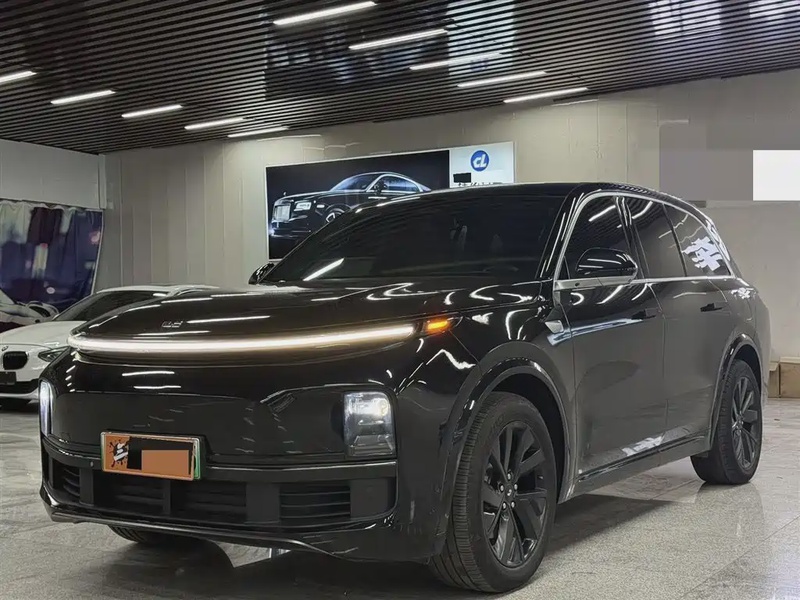 Li Auto L8