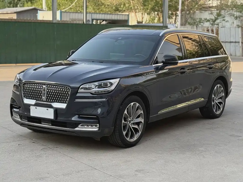 Lincoln Aviator
