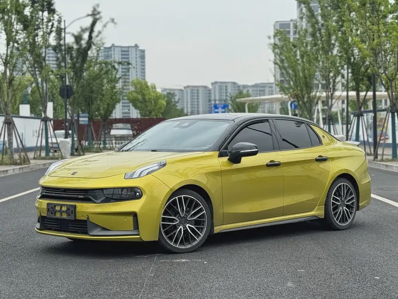 Lynk & Co 03