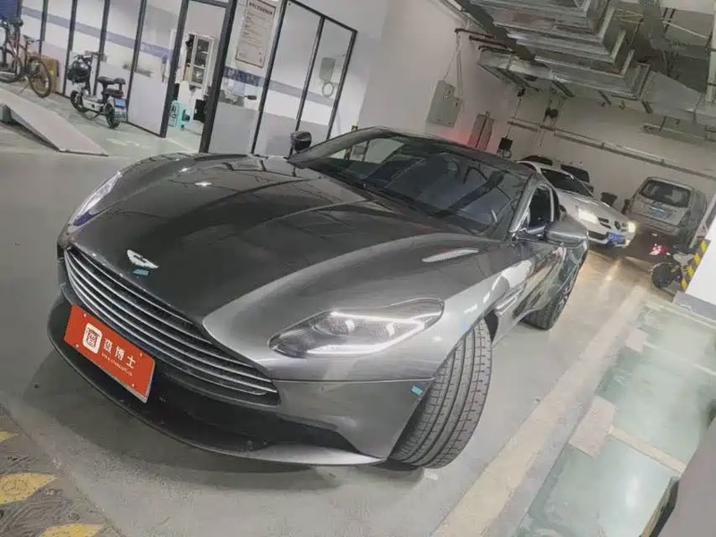Aston Martin DB11