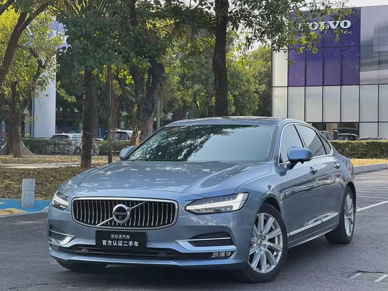 Volvo S90