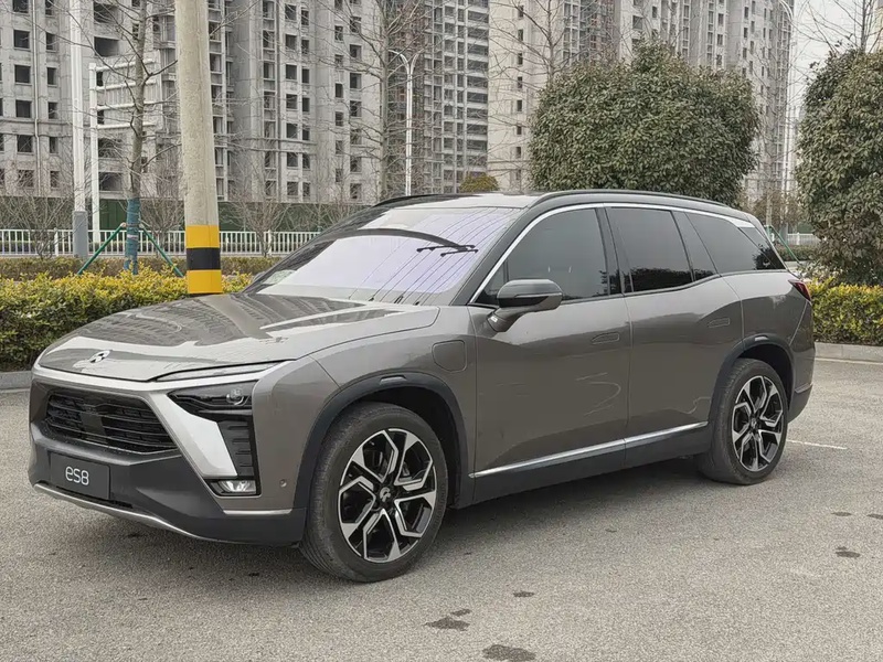 NIO ES8