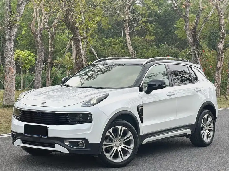 Lynk & Co 01