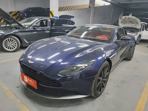 Aston Martin DB11 2019