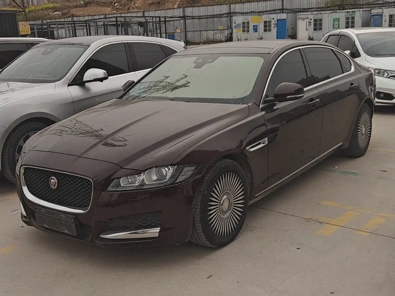 Jaguar XF