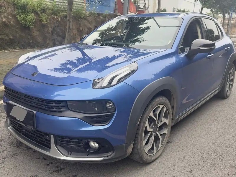Lynk & Co 02