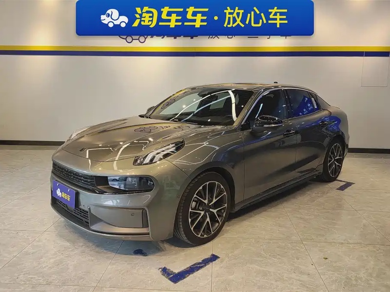 Lynk & Co 03